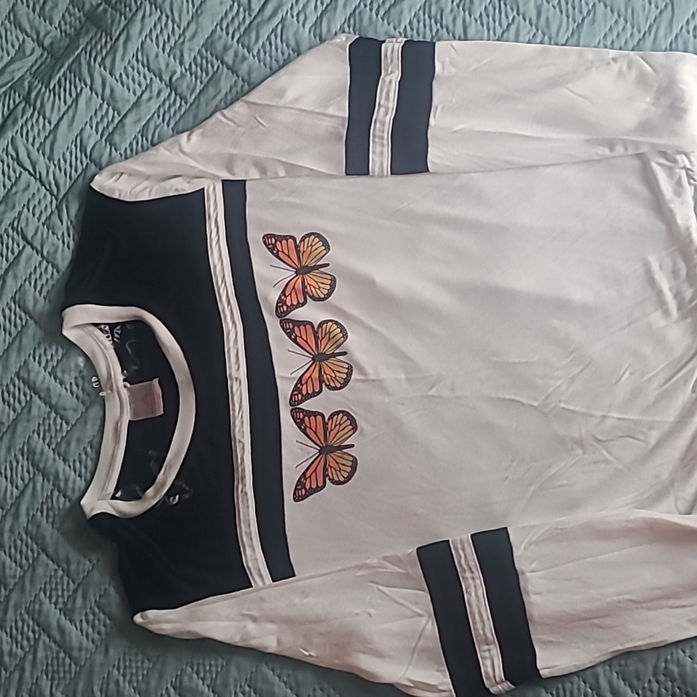 No Boundaries long sleeve shirt